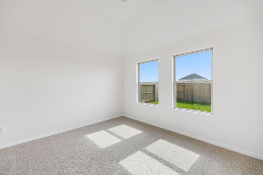 Spacious, unfurnished interior of a new home in Riviera Pines, Huffman (Image 21).