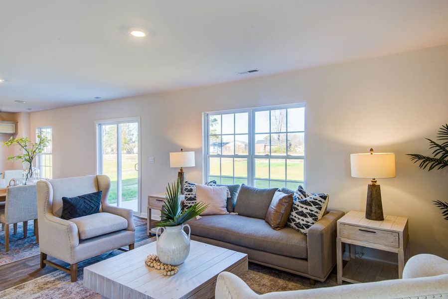 Representative furnished interior of a home built from the Penwell by D.R. Horton in Carter Ridge, Greenville (Image 31).