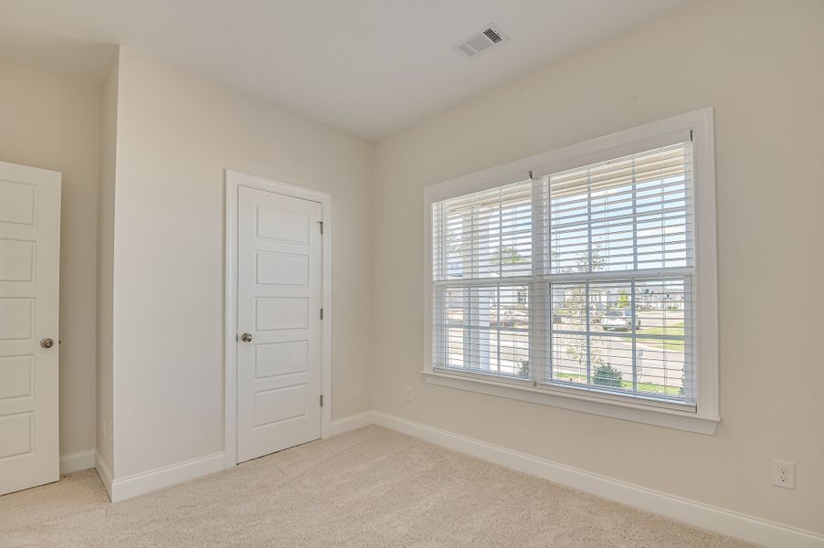 Spacious, unfurnished interior of a new home in The Sanctuary, Aiken (Image 34).