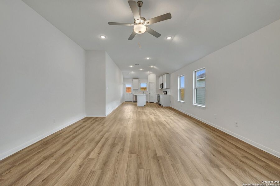 Spacious, unfurnished interior of a new home in Park Place, New Braunfels (Image 20). Spacious, unfurnished interior of a new home in Park Place, New Braunfels (Image 20).
