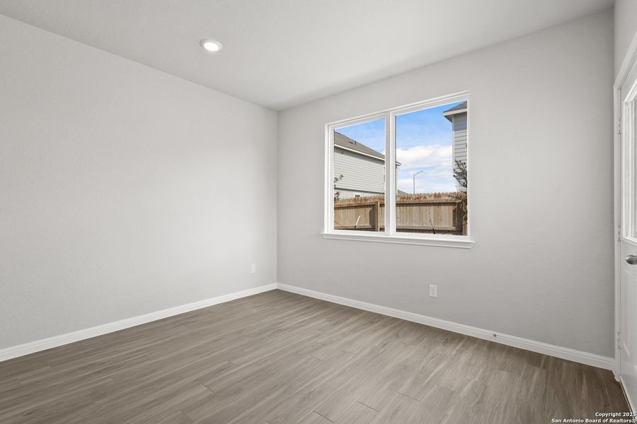 Spacious, unfurnished interior of a new home in Applewhite Meadows, San Antonio (Image 17).