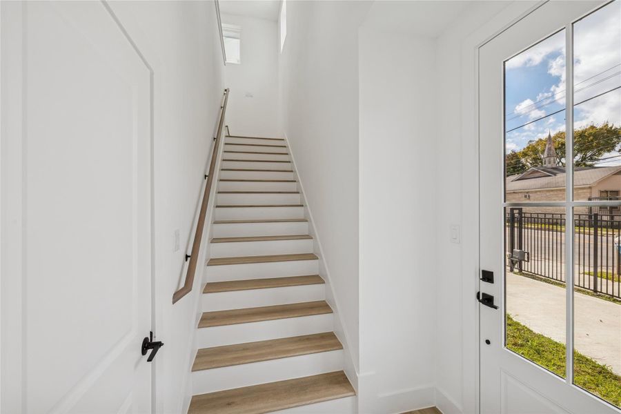 Spacious, unfurnished interior of a new home in , Houston (Image 11).