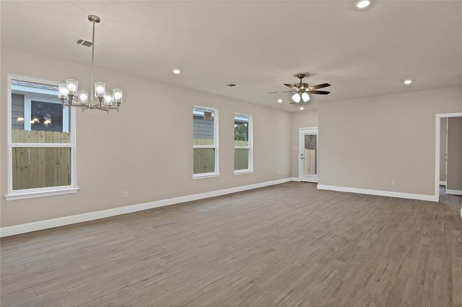 Spacious, unfurnished interior of a new home in , Granbury (Image 15).