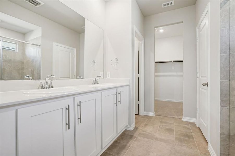 Furnished interior view inside a new home in Stonehaven, Seagoville (Image 9). Furnished interior view inside a new home in Stonehaven, Seagoville (Image 9).