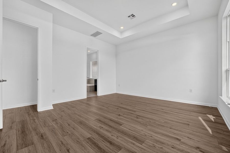 Spacious, unfurnished interior of a new home in Silverleaf, Cedar Creek (Image 23). Spacious, unfurnished interior of a new home in Silverleaf, Cedar Creek (Image 23).