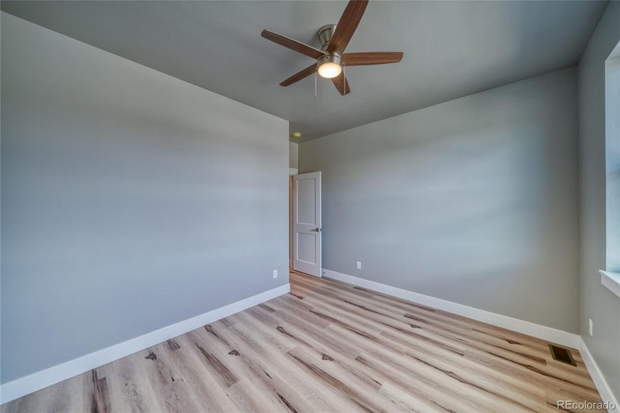 Spacious, unfurnished interior of a new home in , Salida (Image 30).