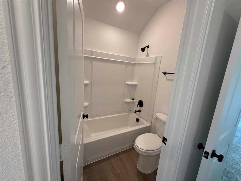 Image 21 of a home in Gateway Parks.