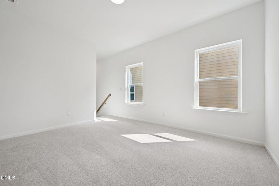 28-web-or-mls-Emeline Wy-S2703-028