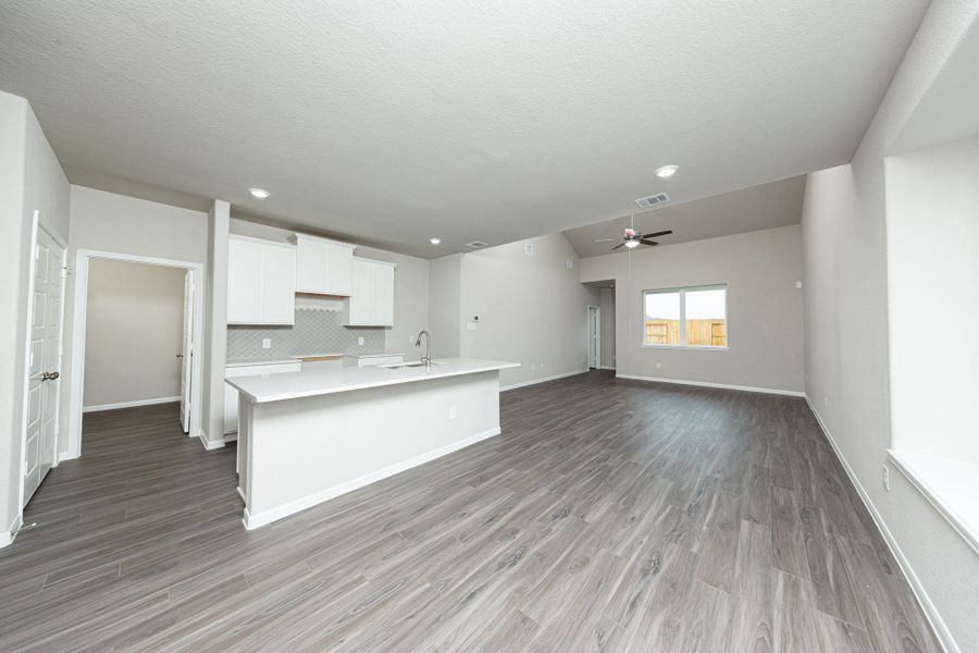 Image 24 of a home in River Ranch.