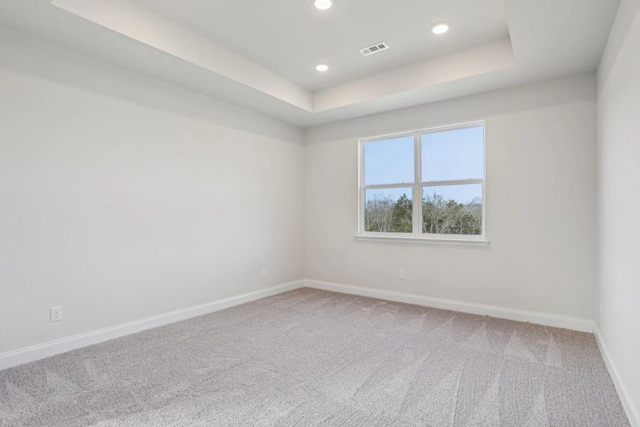 Spacious, unfurnished interior of a new home in Willow Landing, Mount Juliet (Image 31).