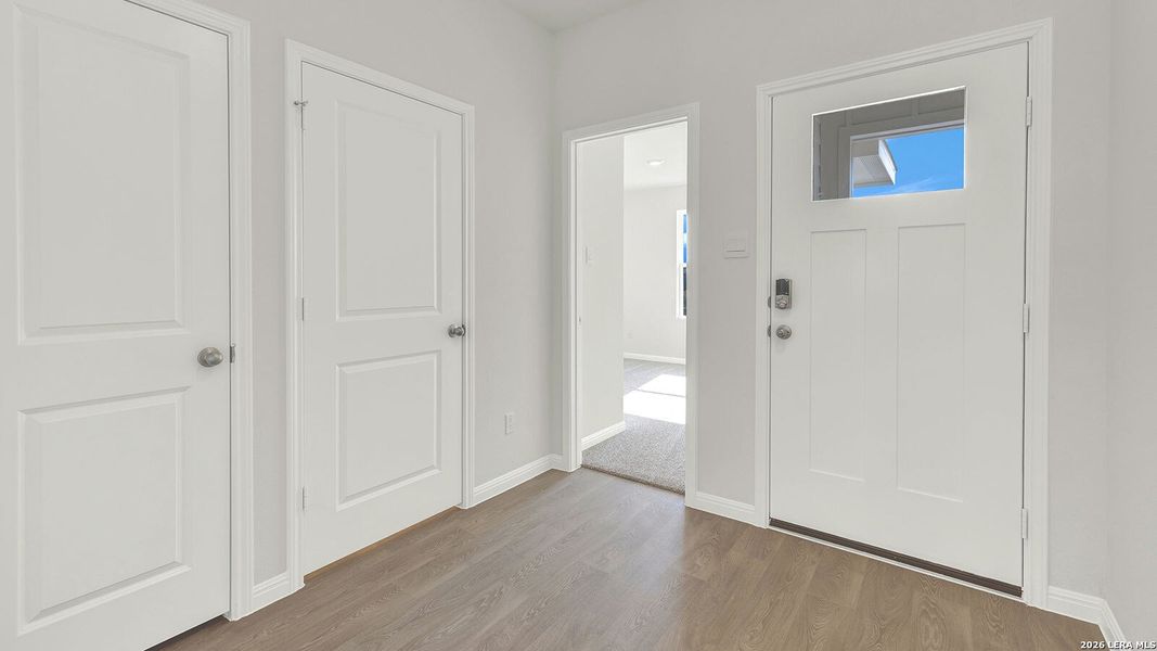 Spacious, unfurnished interior of a new home in Paramount, Kyle (Image 10).