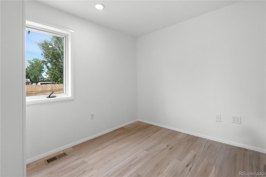 Spacious, unfurnished interior of a new home in , Aurora (Image 11).