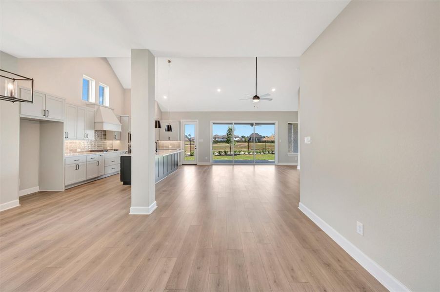 Spacious, unfurnished interior of a new home in ARTAVIA - Parkview Collection, Conroe (Image 18).