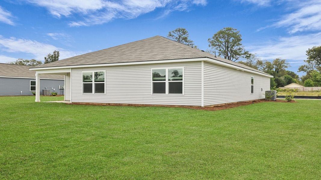 Exterior details and patio area of a home in Huggins Hill, Manning (Image 3).