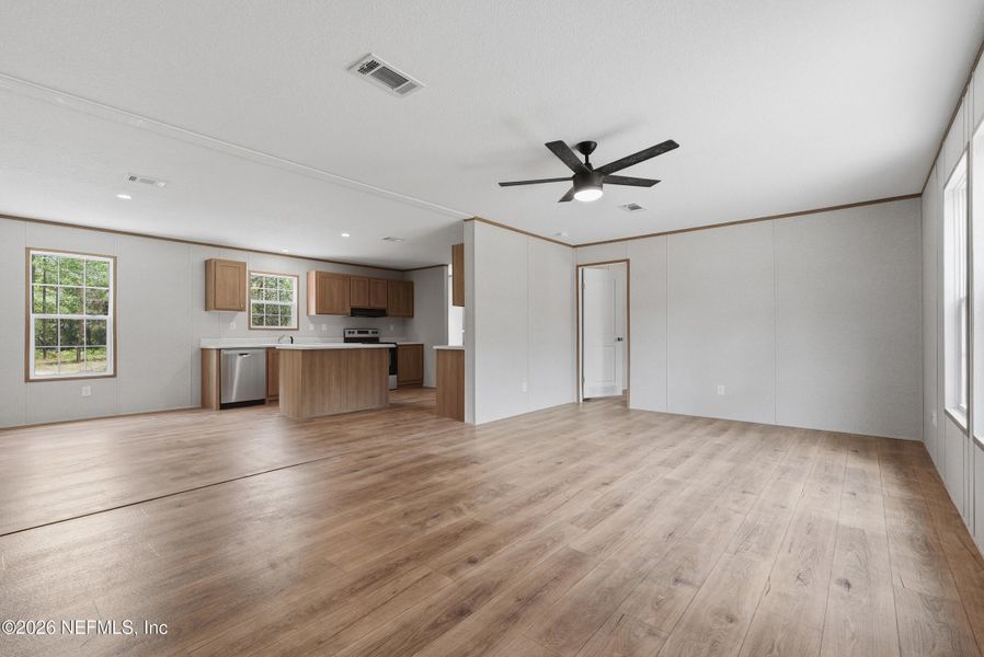 Spacious, unfurnished interior of a new home in , Keystone Heights (Image 12).