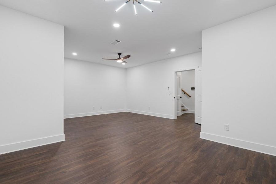 Spacious, unfurnished interior of a new home in , Stockbridge (Image 25).