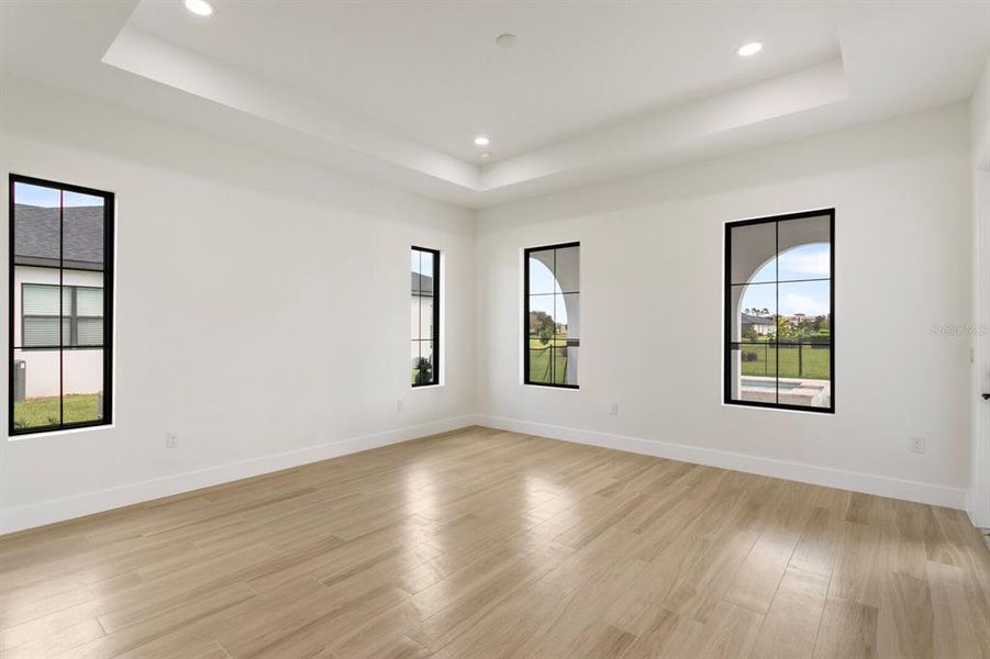 Spacious, unfurnished interior of a new home in , Lithia (Image 19).