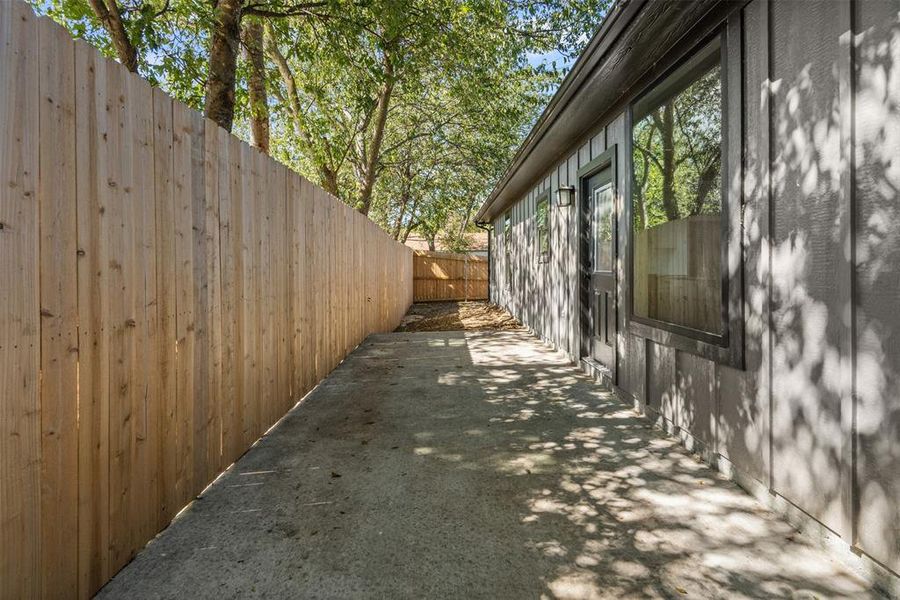Exterior details and patio area of a home in , Mineral Wells (Image 20).