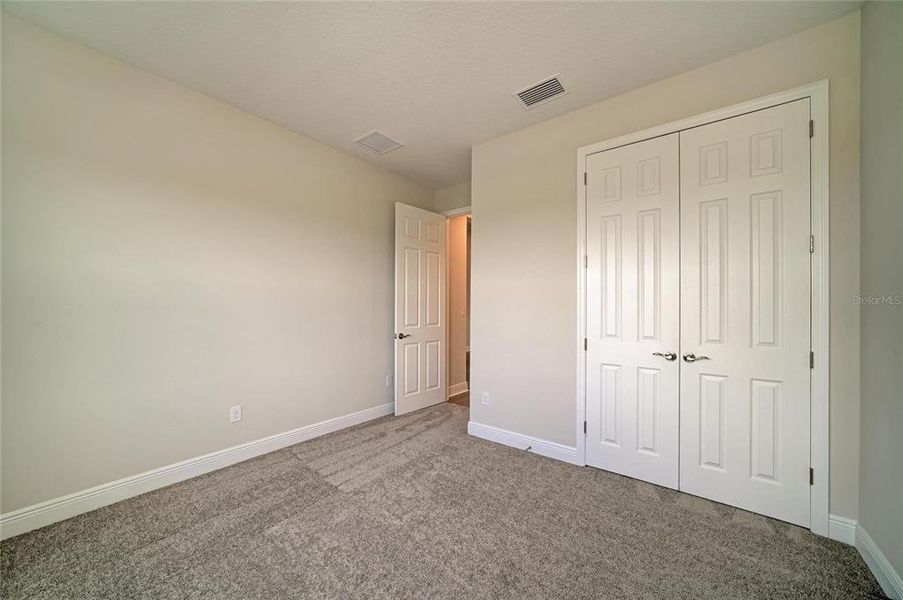 Spacious, unfurnished interior of a new home in Pasadena Ridge, Dade City (Image 17).