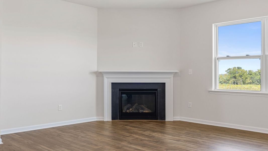 Spacious, unfurnished interior of a new home in Woodglen, Piedmont (Image 22).