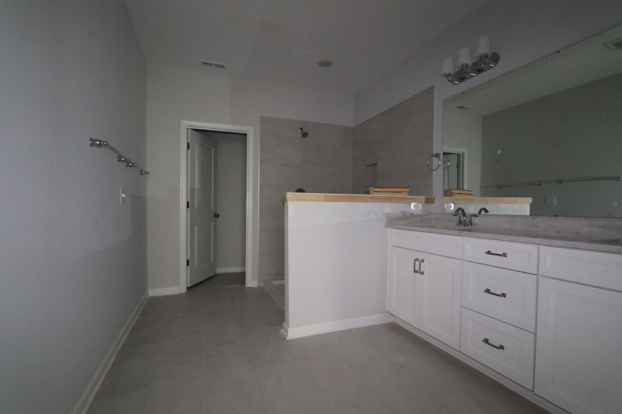 Owner's Bathroom Owner's Bathroom