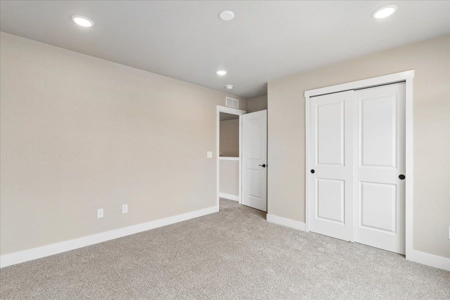 Spacious, unfurnished interior of a new home in Aspen Meadows-4, Colorado Springs (Image 18). Spacious, unfurnished interior of a new home in Aspen Meadows-4, Colorado Springs (Image 18).