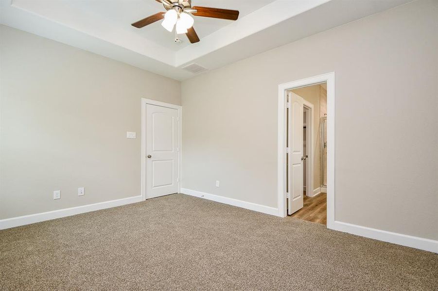 Spacious, unfurnished interior of a new home in , Houston (Image 28).