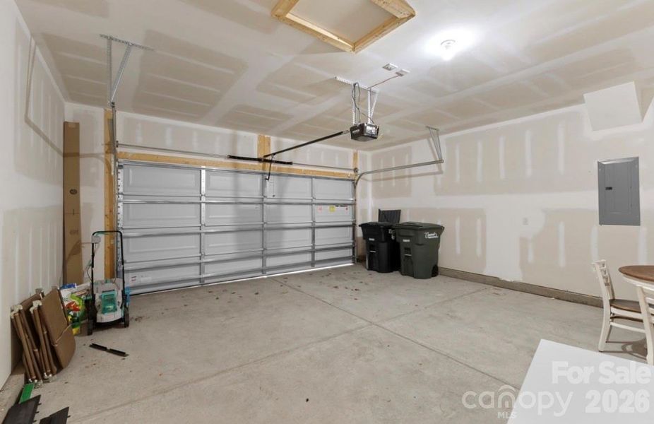 Spacious, unfurnished interior of a new home in Spring Meadow, Concord (Image 31).