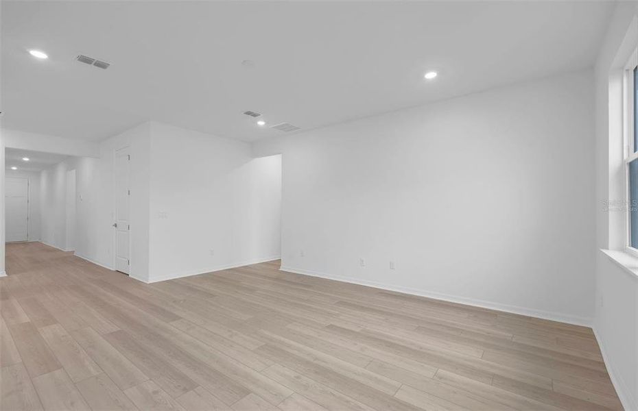 Spacious, unfurnished interior of a new home in Lakeview Estates, Palm Coast (Image 28). Spacious, unfurnished interior of a new home in Lakeview Estates, Palm Coast (Image 28).