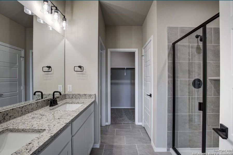 Image 27 of a home in Royal Crest.