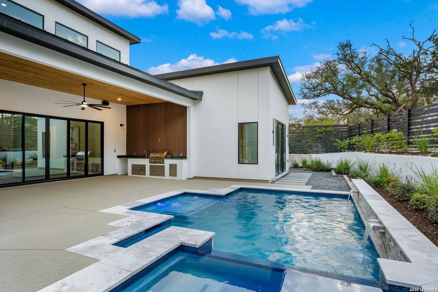 Exterior details and patio area of a home in , San Antonio (Image 4).