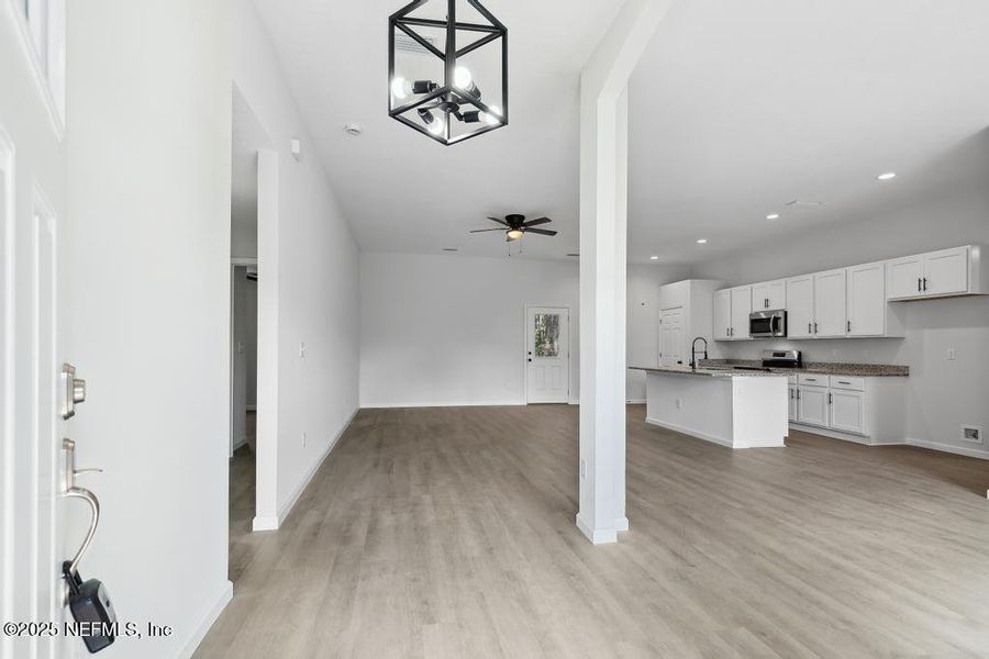 Spacious, unfurnished interior of a new home in , Jacksonville (Image 24).