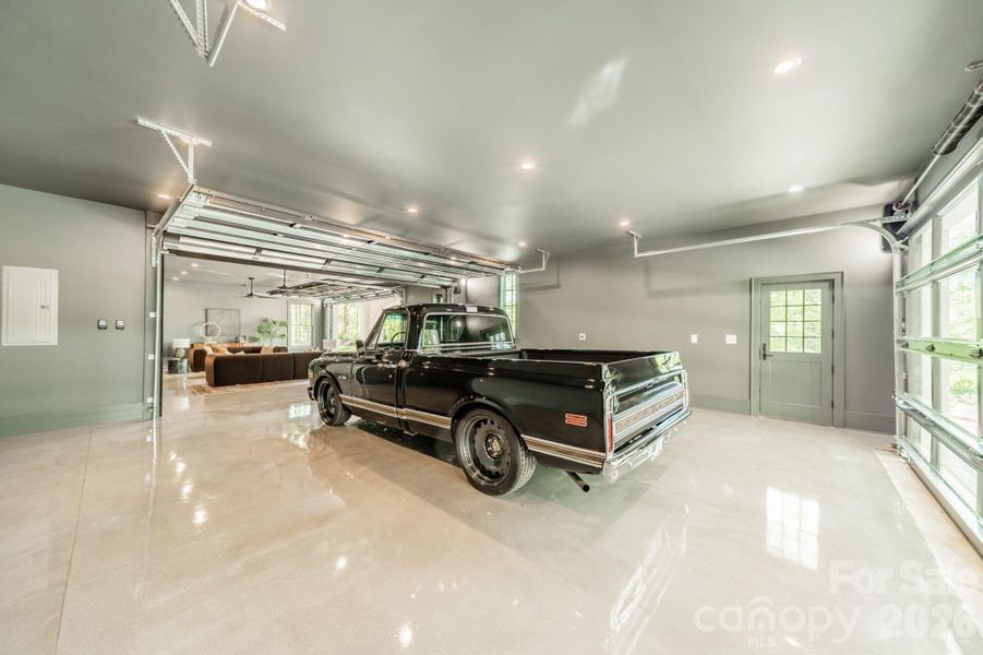 Image 44 of a home in .