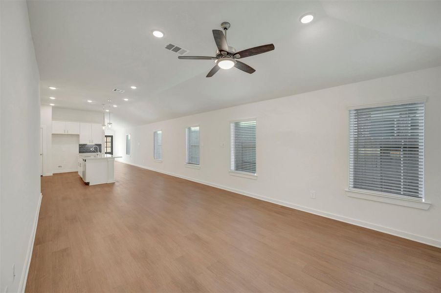 Spacious, unfurnished interior of a new home in Sorella, Tomball (Image 17).