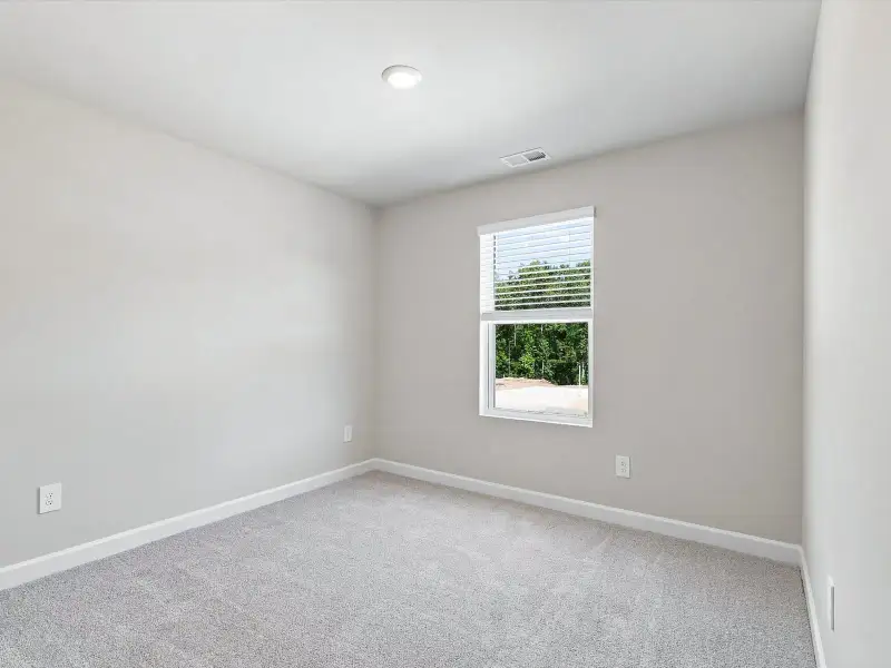 Spacious, unfurnished interior of a new home in Creek Ridge - Heritage Collection, Spartanburg (Image 17).