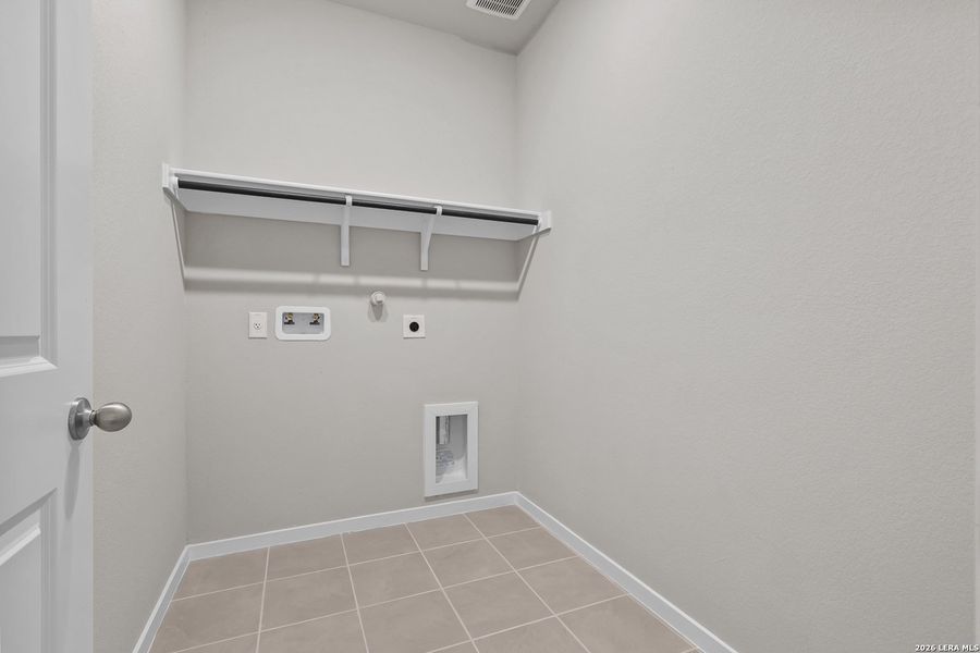 Spacious, unfurnished interior of a new home in Summerlin, San Antonio (Image 21). Spacious, unfurnished interior of a new home in Summerlin, San Antonio (Image 21).