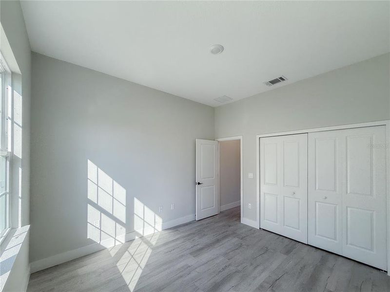 Spacious, unfurnished interior of a new home in , Ocala (Image 15).