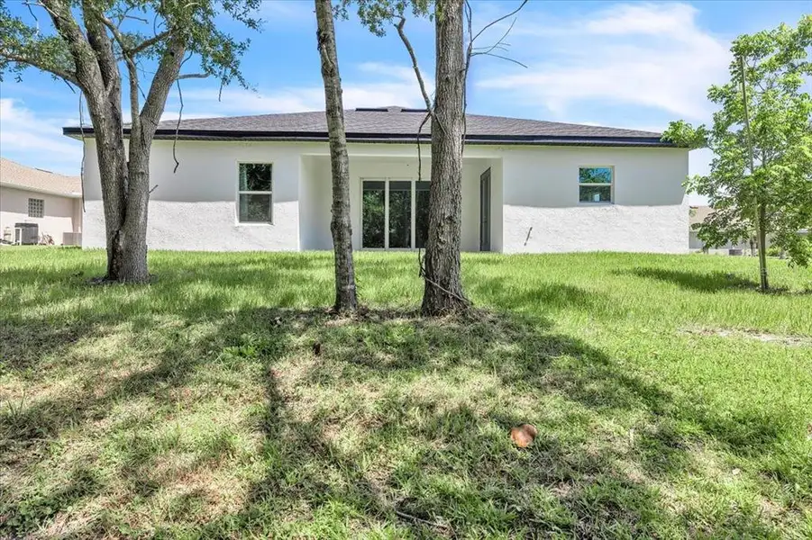 Exterior details and patio area of a home in , Punta Gorda (Image 4).