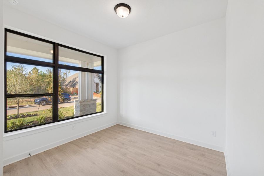 Spacious, unfurnished interior of a new home in Kresston, Magnolia (Image 16).