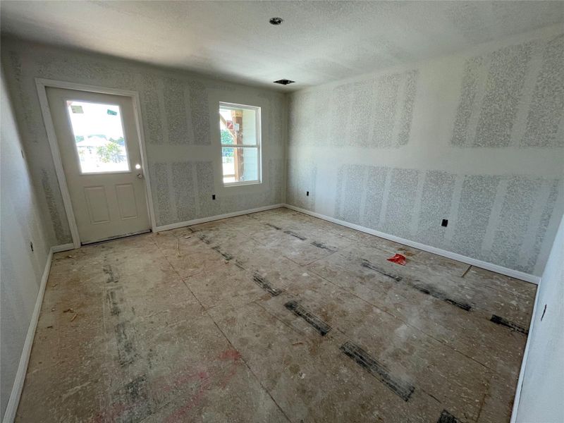 Spacious, unfurnished interior of a new home in Covered Bridge, Hutto (Image 26).
