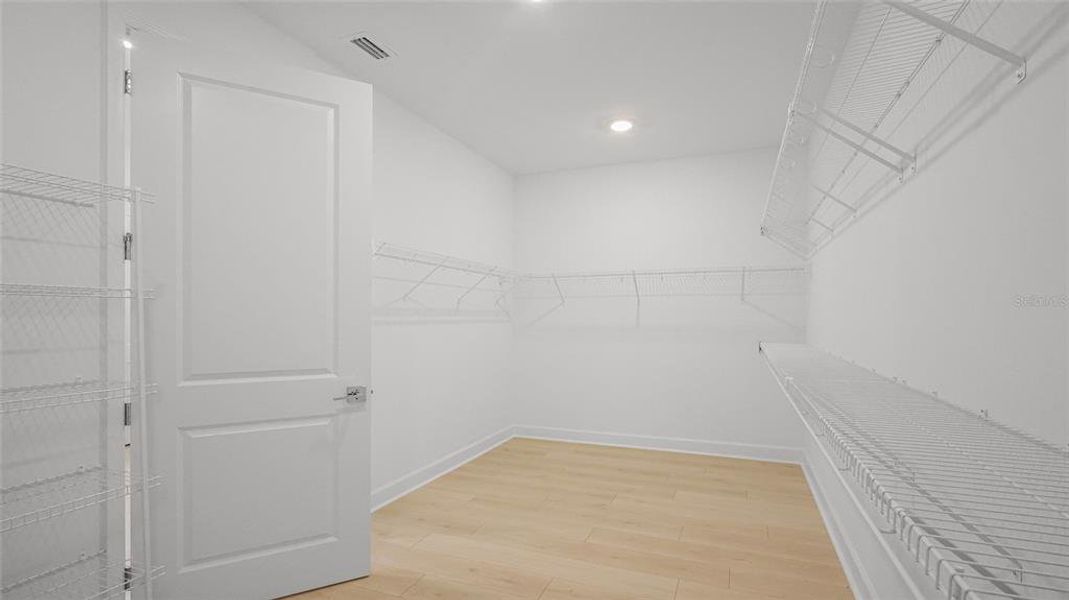 Spacious, unfurnished interior of a new home in Cresswind at Lake Harris, Tavares (Image 16). Spacious, unfurnished interior of a new home in Cresswind at Lake Harris, Tavares (Image 16).