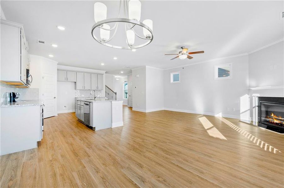 Spacious, unfurnished interior of a new home in , Gainesville (Image 14).