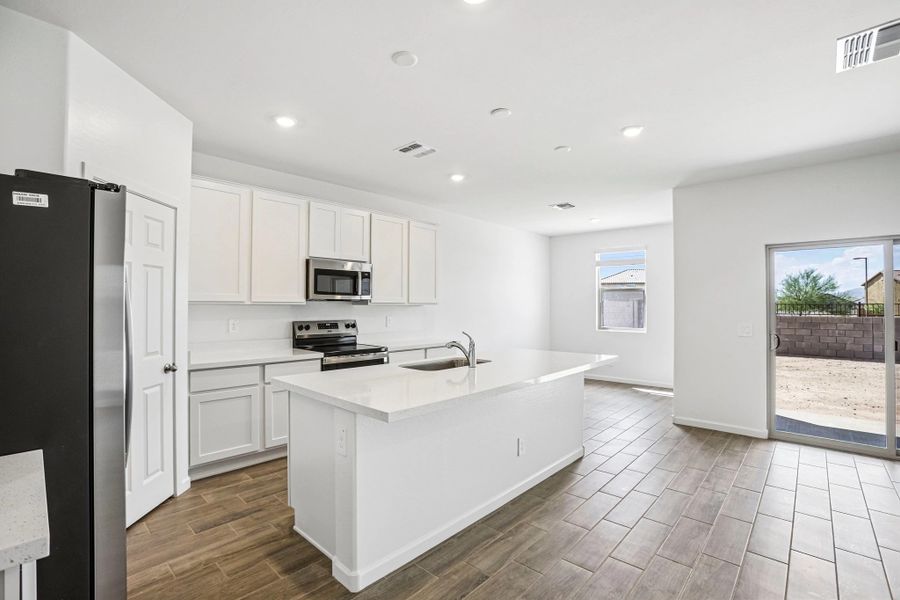 Representative images and renderings are for illustrative purposes. Actual structural options and design finishes of home may vary.