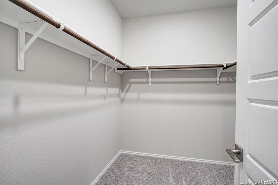 Image 59 of a home in Hickory Ridge.