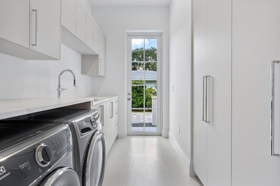 079-420 Barbarossa Ave_079