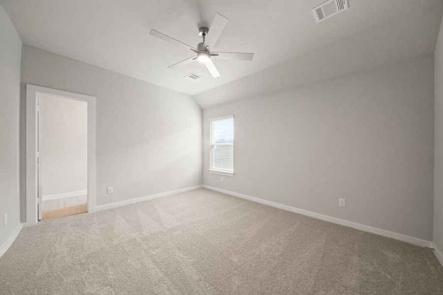 Spacious, unfurnished interior of a new home in Morton Creek Ranch, Katy (Image 31).