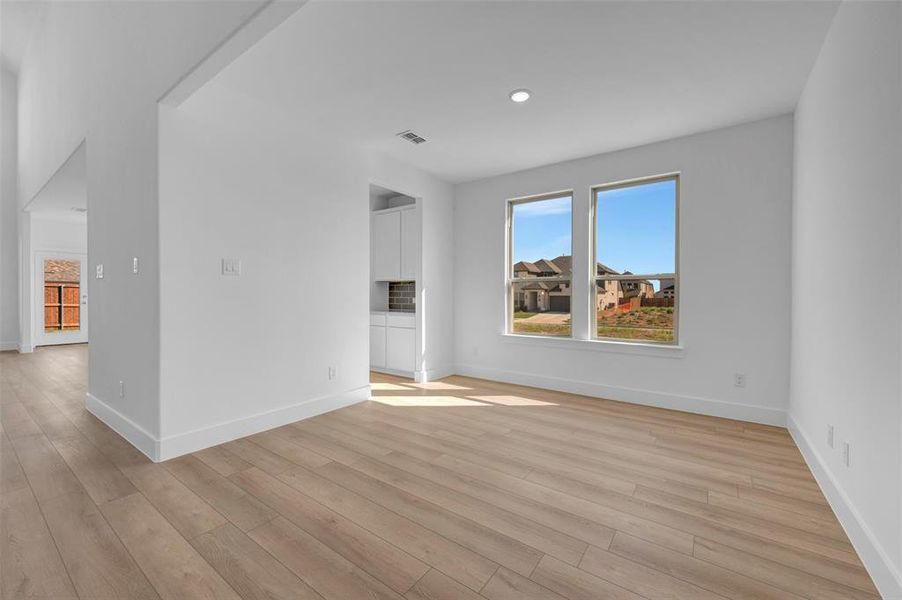 Spacious, unfurnished interior of a new home in Lily Creek at Sutton Fields, Aubrey (Image 25). Spacious, unfurnished interior of a new home in Lily Creek at Sutton Fields, Aubrey (Image 25).