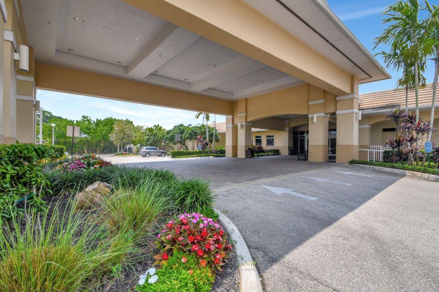 63-web-or-mls-Fountains main clubhouse (