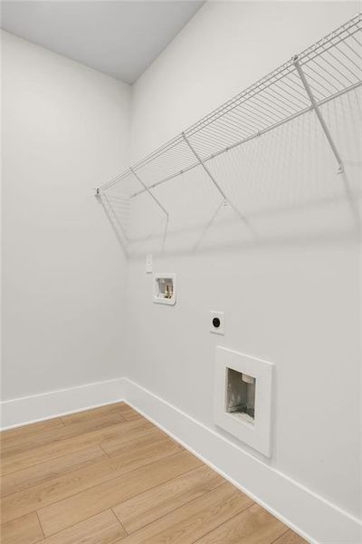 Spacious, unfurnished interior of a new home in Echo Park, Suwanee (Image 17). Spacious, unfurnished interior of a new home in Echo Park, Suwanee (Image 17).