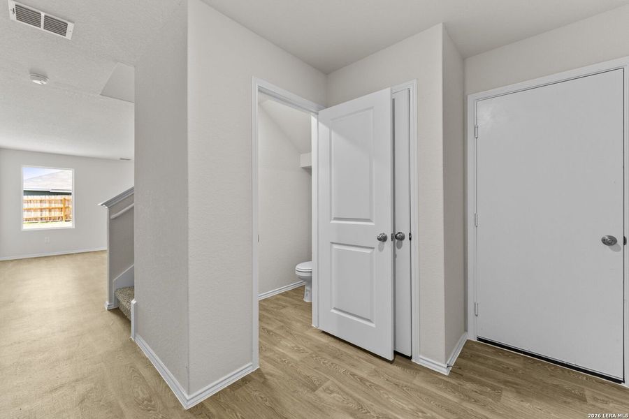 Spacious, unfurnished interior of a new home in Swenson Heights, Seguin (Image 18).